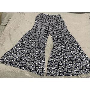 Cato Stretchy Flare Leggings Medium Petite Navy and White